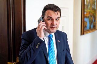 Prezident v čele delegace na summit NATO nebude, říká znovu Macinka - Novinky